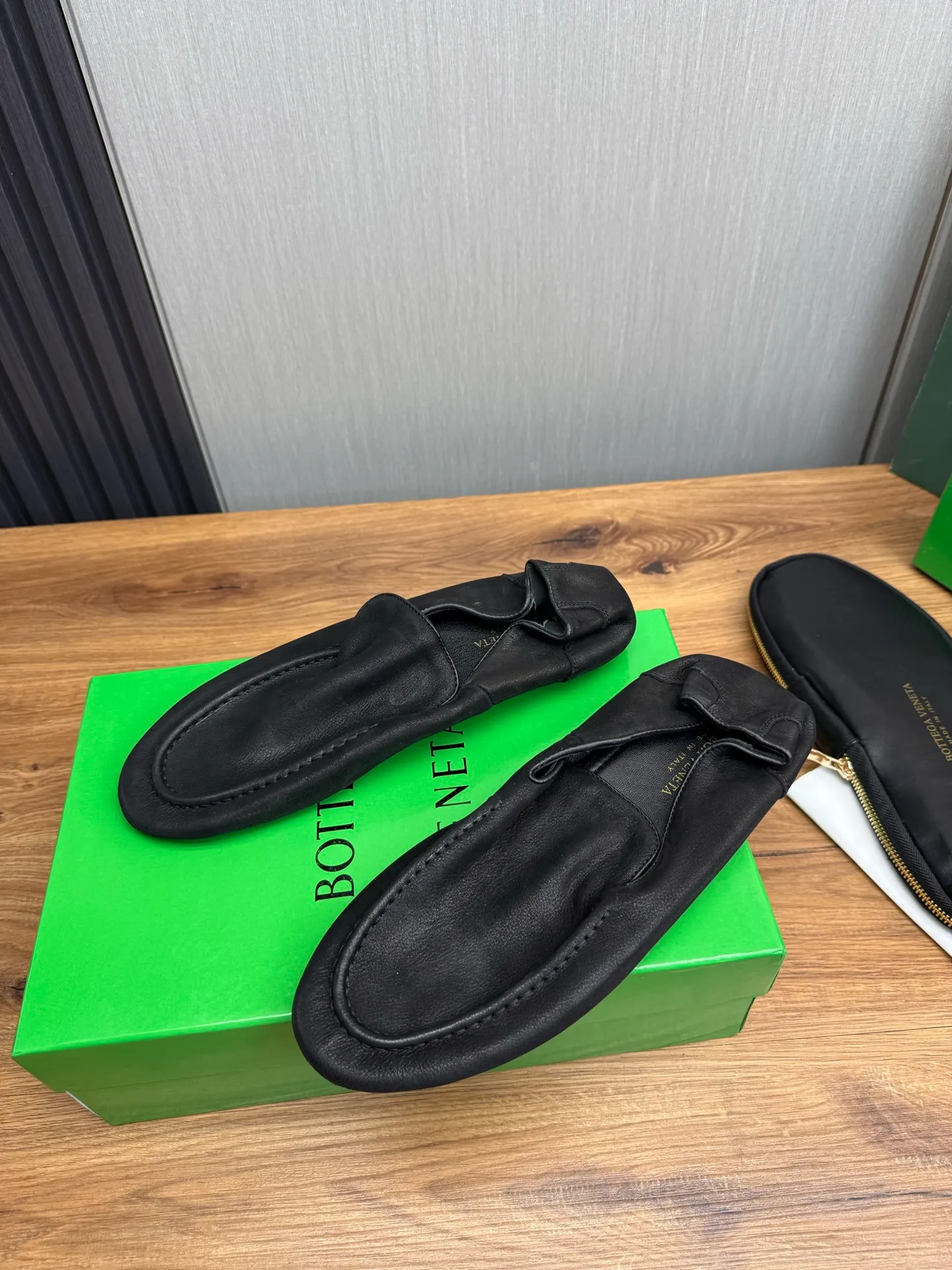 Men's men's shoes💰480💰BV-popular wallet shoes👟Casual, fashionable and comfortable🔗Good travel partner✅Original cowhide + imported cowhide. Original rubber outsole, available all year round👏Size: 38-45 (38.45 custom-made, non-returnable)
